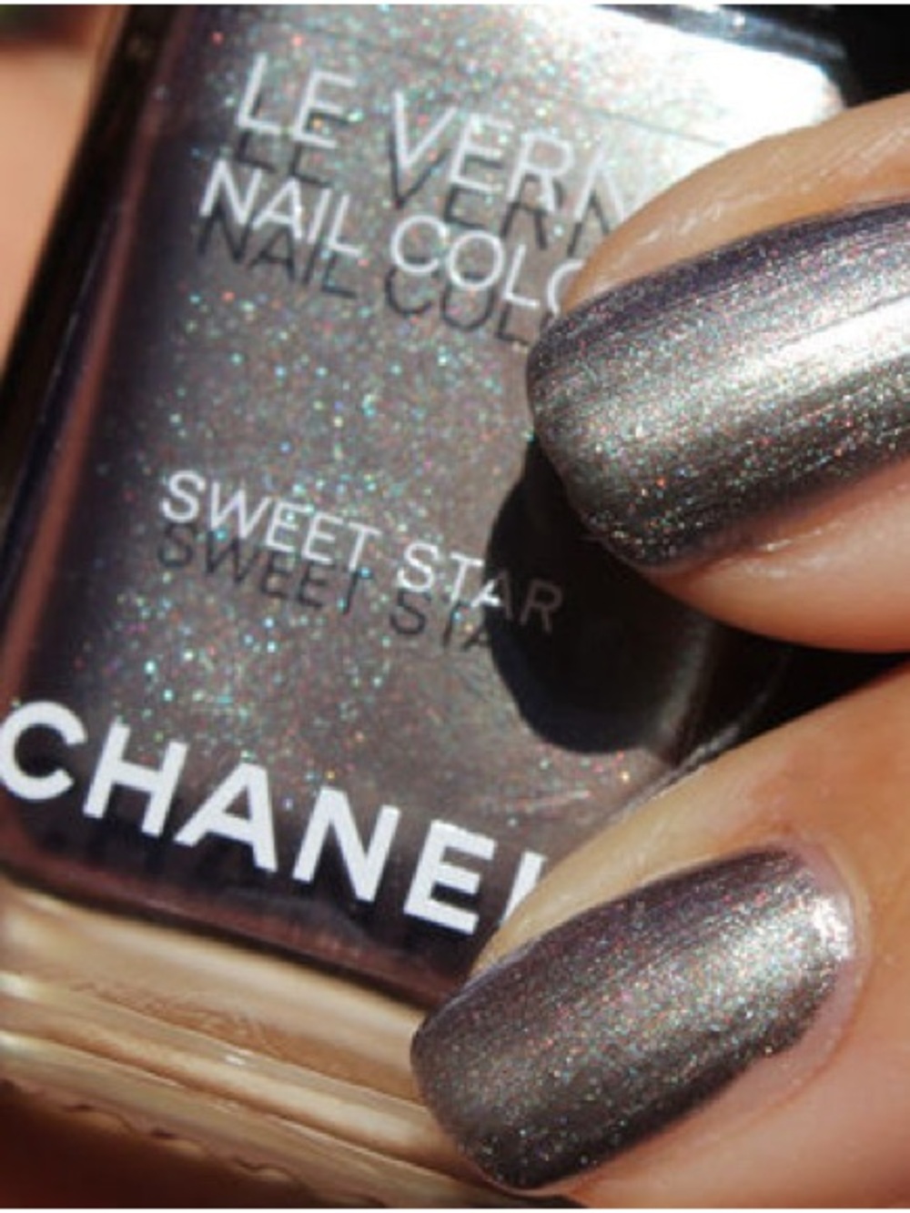 CHANEL Collectible Sweet Star Iridescent shimmer Duochrome Nail One of a Kind!